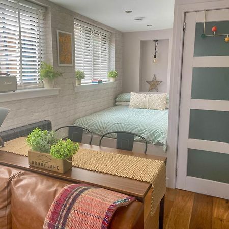 Stylish, Central Studio With Kitchen & Large Deck 威廉堡 外观 照片