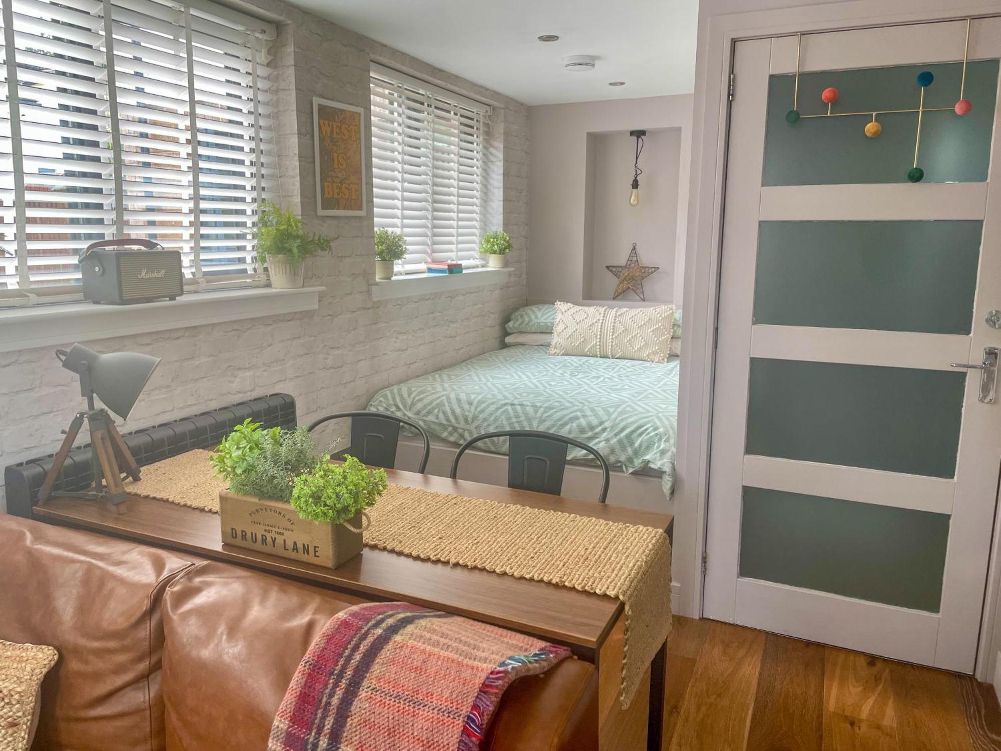 Stylish, Central Studio With Kitchen & Large Deck 威廉堡 外观 照片
